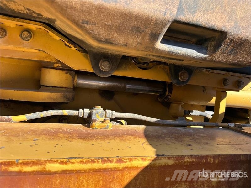 CAT 12H Motor Grader (Inoperable) معدات تمهيد الطرق