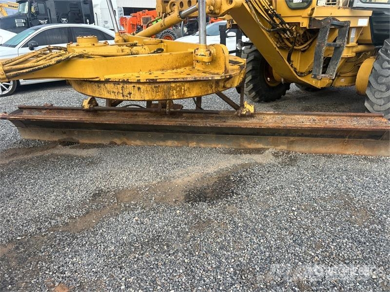 CAT 140H Motor Grader Грейдери