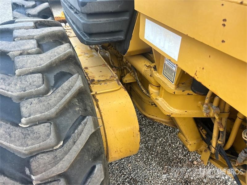CAT 140H Motor Grader Грейдери