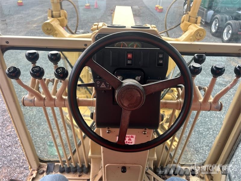 CAT 140H Motor Grader Грейдери