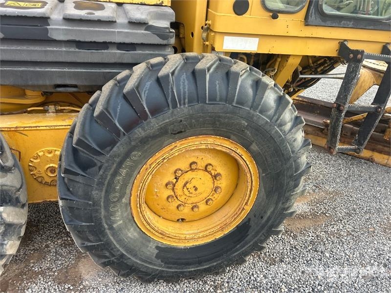 CAT 140H Motor Grader Грейдери