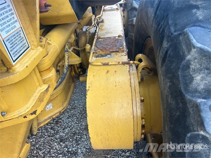 CAT 140H Motor Grader Грейдери
