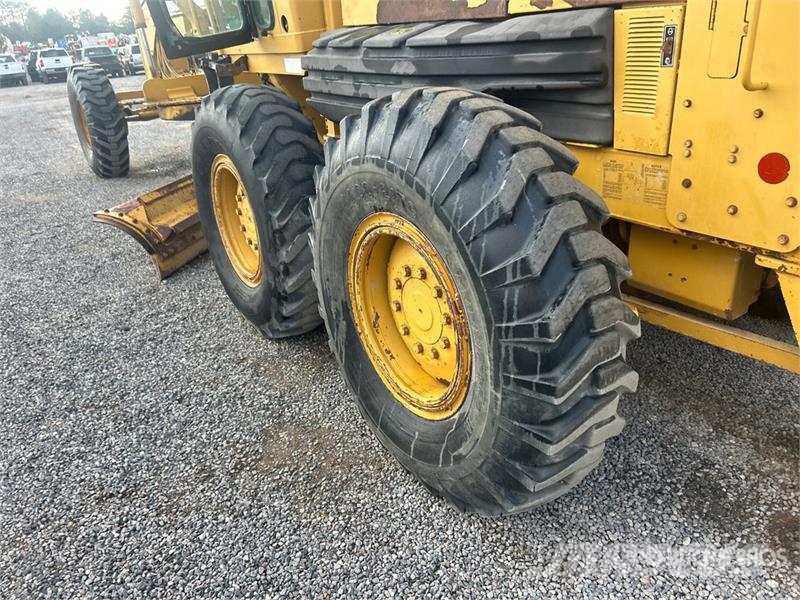 CAT 140H Motor Grader Грейдери