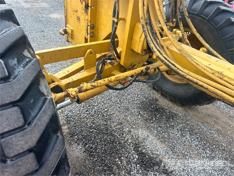 CAT 140H Motor Grader Грейдери