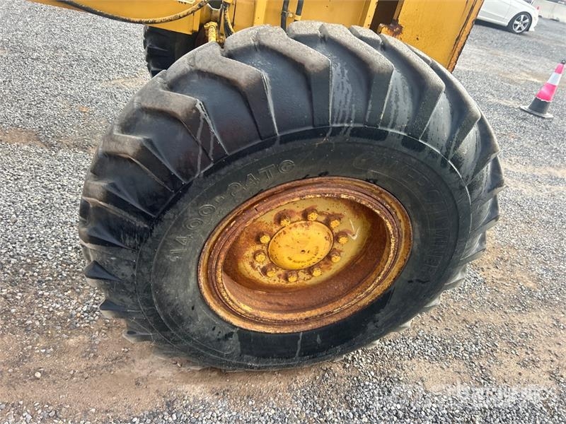 CAT 140H Motor Grader Грейдери