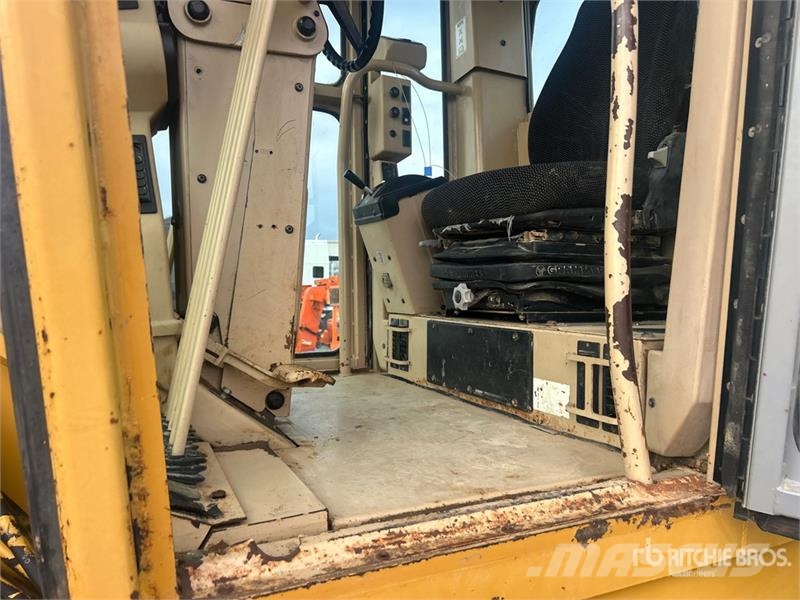 CAT 140H Motor Grader Грейдери