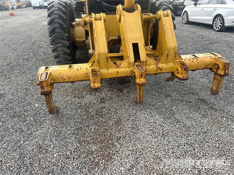 CAT 140H Motor Grader Грейдери