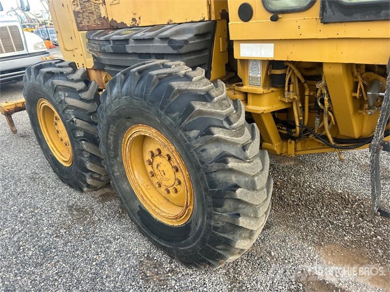 CAT 140H Motor Grader Грейдери