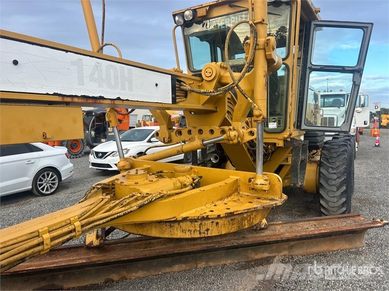 CAT 140H Motor Grader Грейдери