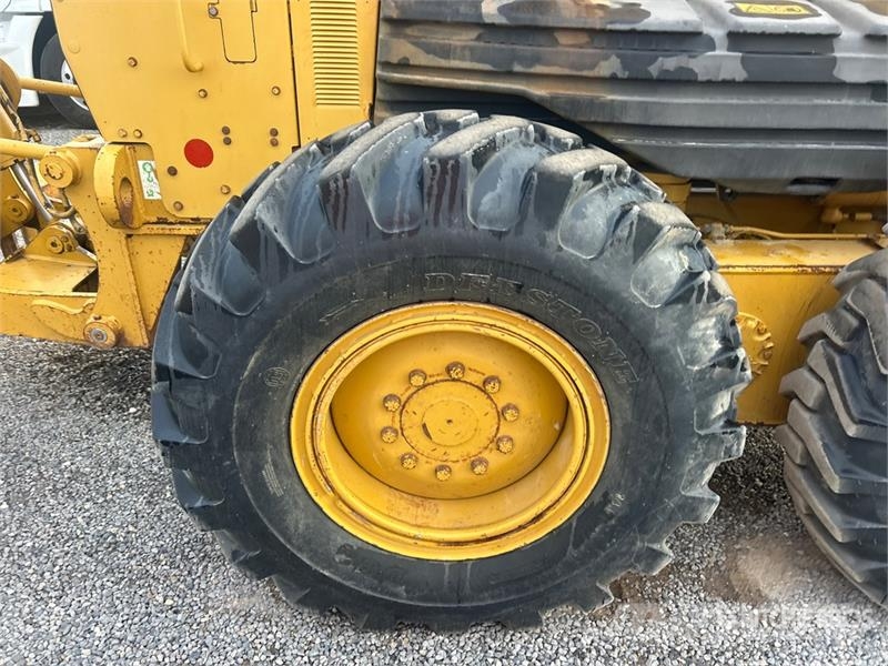 CAT 140H Motor Grader Грейдери