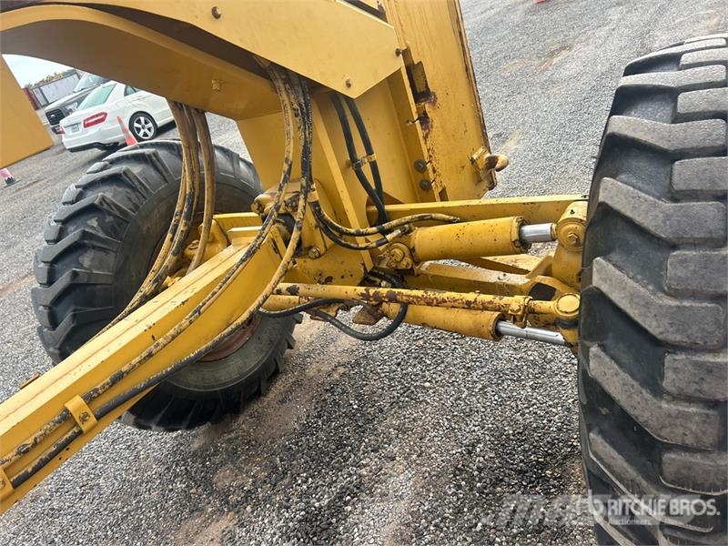 CAT 140H Motor Grader Грейдери