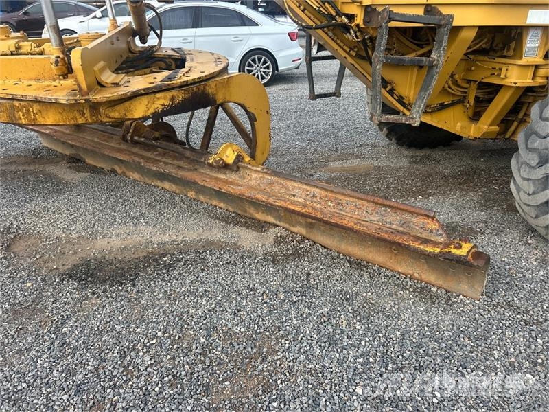 CAT 140H Motor Grader Грейдери