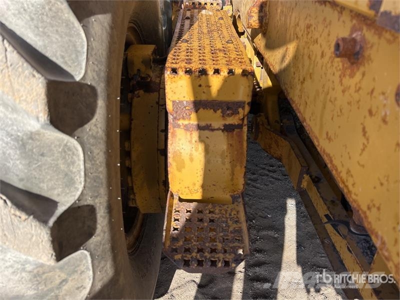 CAT 140M Motor Grader Gréderek