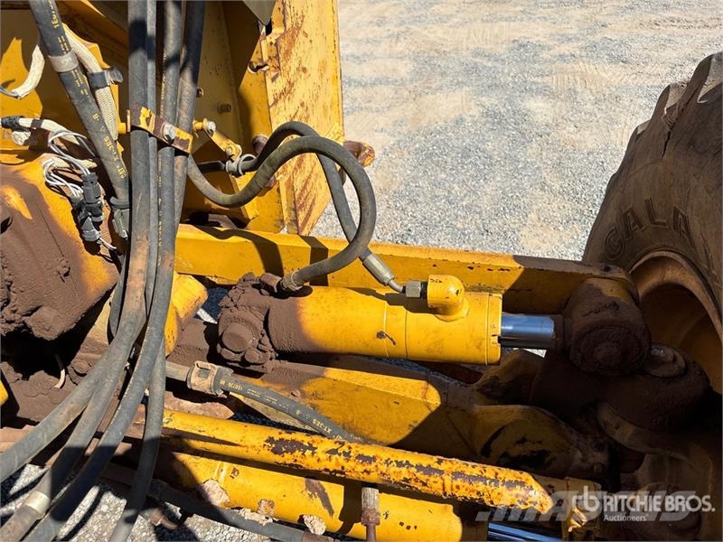 CAT 140M Motor Grader (Inoperable) Gréderek