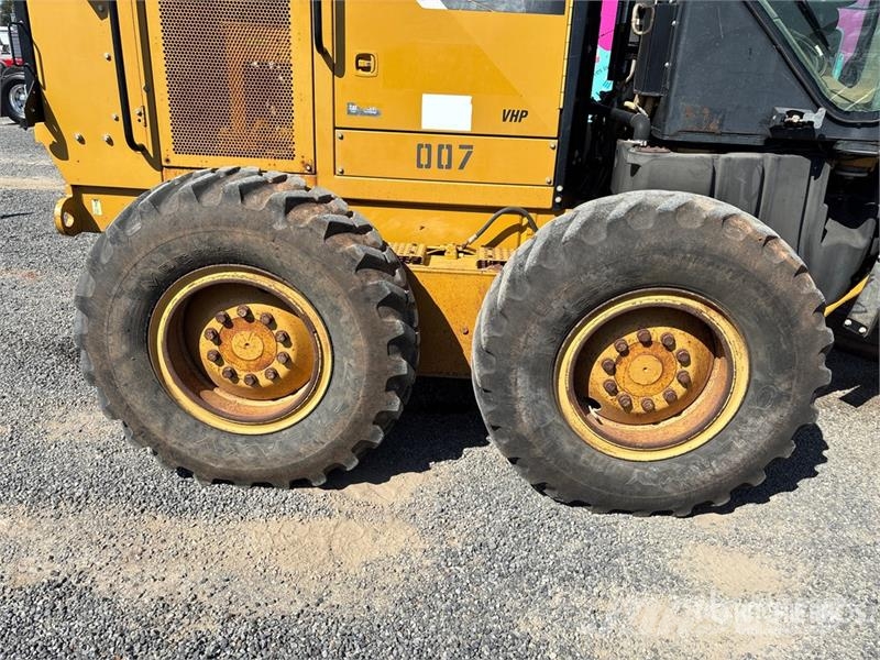 CAT 140M Motor Grader (Inoperable) Gréderek