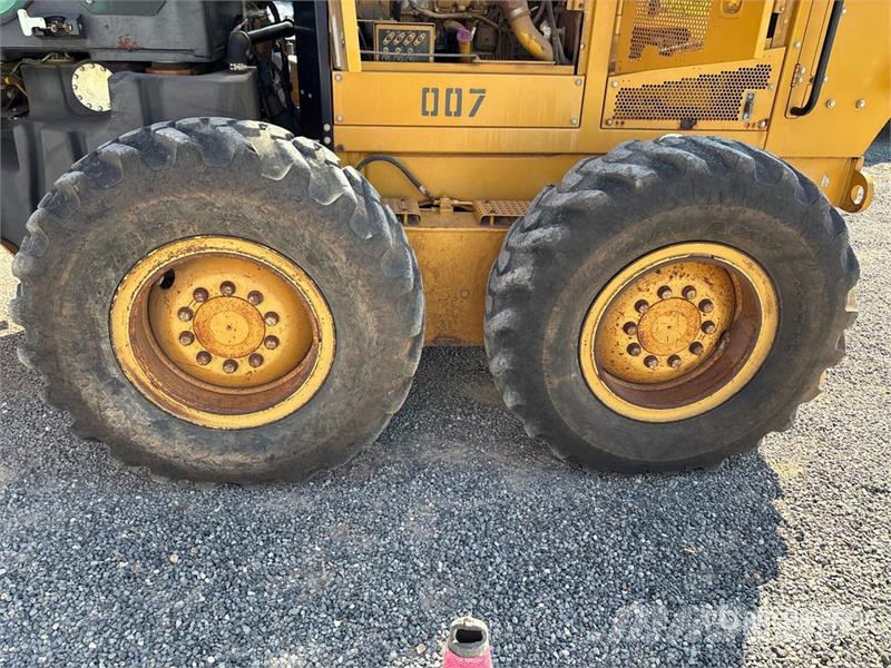 CAT 140M Motor Grader (Inoperable) Gréderek