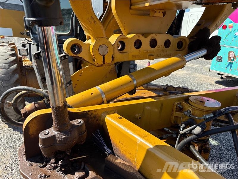 CAT 140M Motor Grader (Inoperable) Gréderek