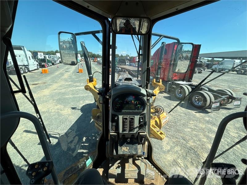CAT 140M Motor Grader (Inoperable) Gréderek