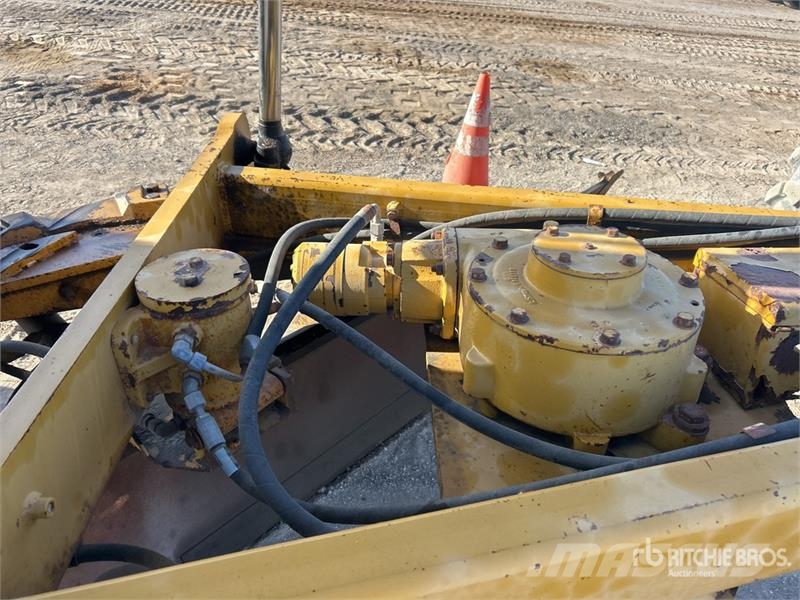 CAT 140M Motor Grader Gréderek