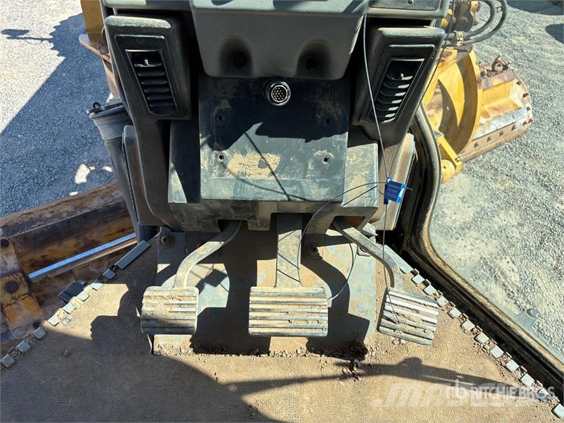 CAT 140M Motor Grader (Inoperable) Gréderek