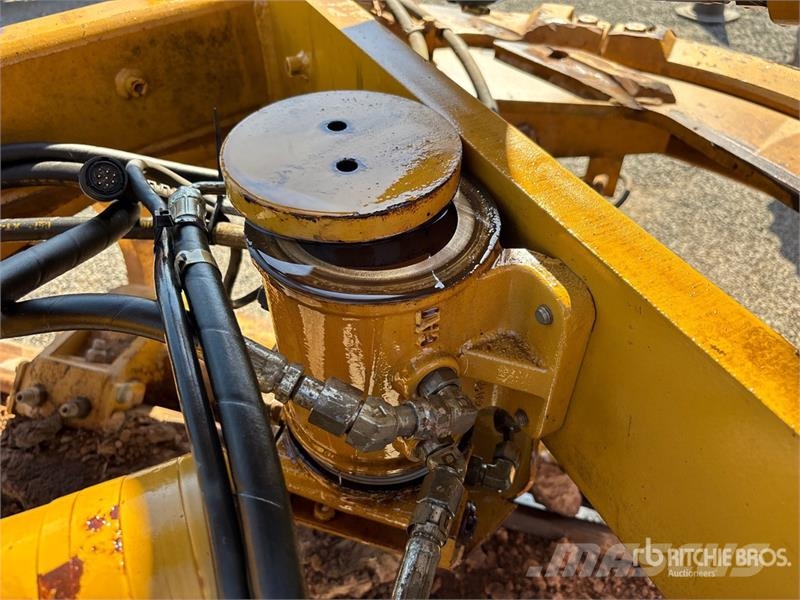 CAT 140M Motor Grader (Inoperable) Gréderek