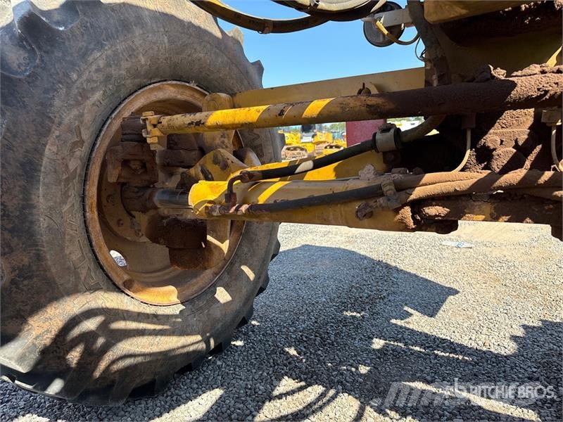 CAT 140M Motor Grader (Inoperable) Gréderek