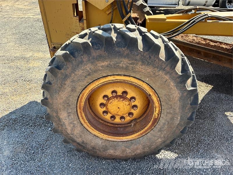CAT 140M Motor Grader (Inoperable) Gréderek