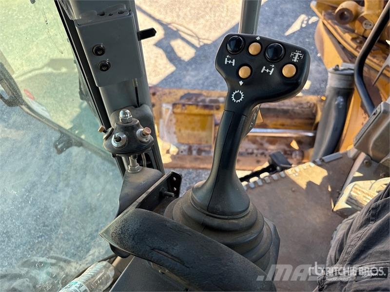 CAT 140M Motor Grader (Inoperable) Gréderek