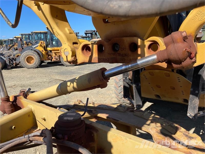 CAT 140M VHP Grejdery
