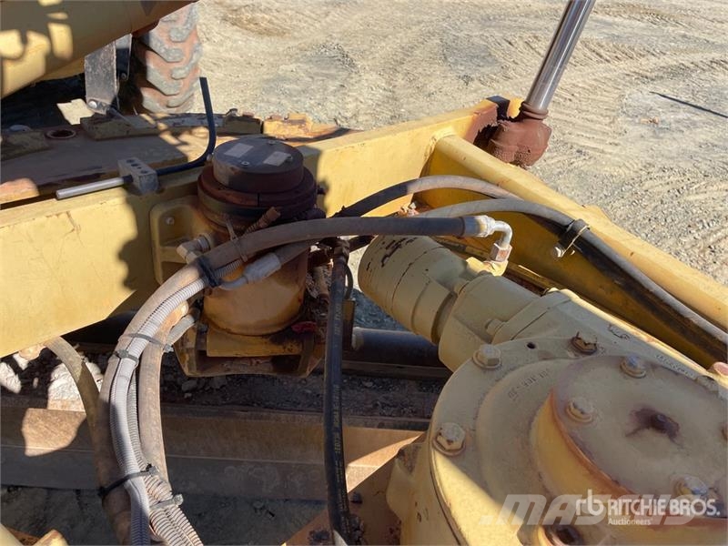 CAT 140M VHP Grejdery