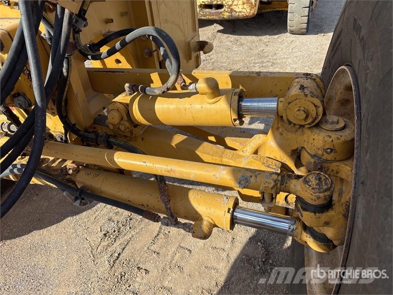 CAT 140M2 Motor Grader معدات تمهيد الطرق