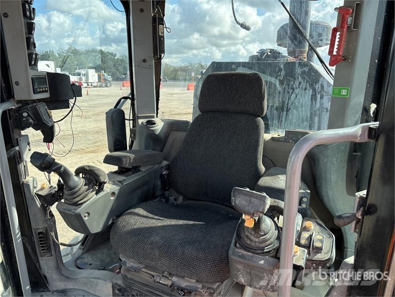 CAT 140M2 Motor Grader معدات تمهيد الطرق