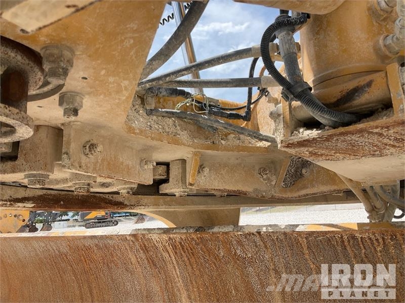 CAT 140M3 Motor Grader Väghyvlar