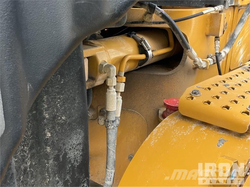 CAT 140M3 Motor Grader Väghyvlar