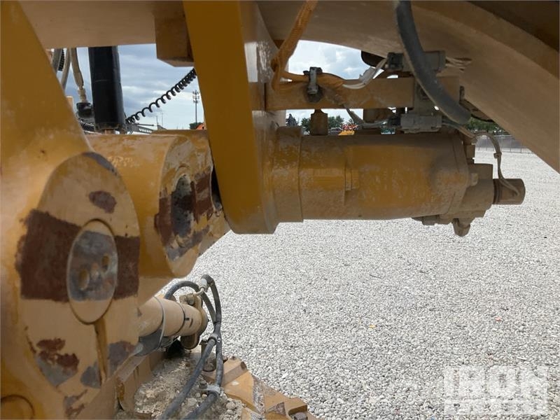 CAT 140M3 Motor Grader Väghyvlar