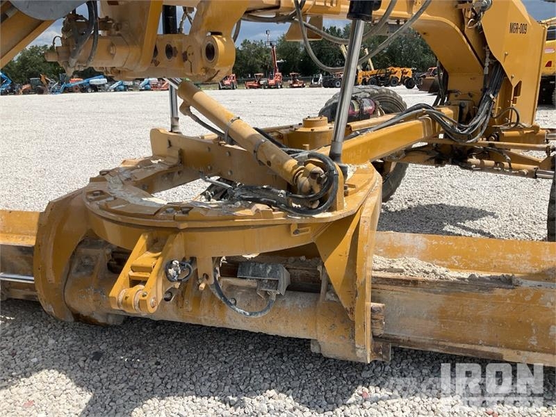 CAT 140M3 Motor Grader Väghyvlar