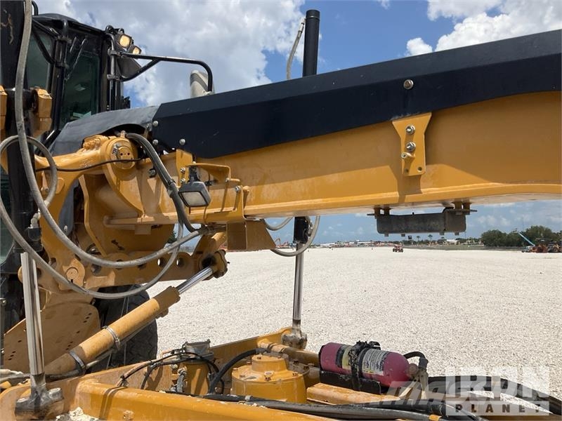 CAT 140M3 Motor Grader Väghyvlar