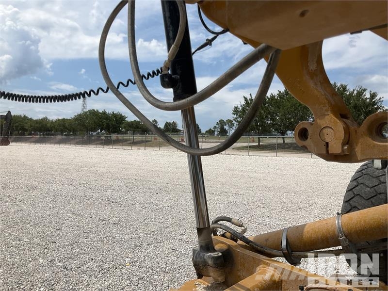 CAT 140M3 Motor Grader Väghyvlar