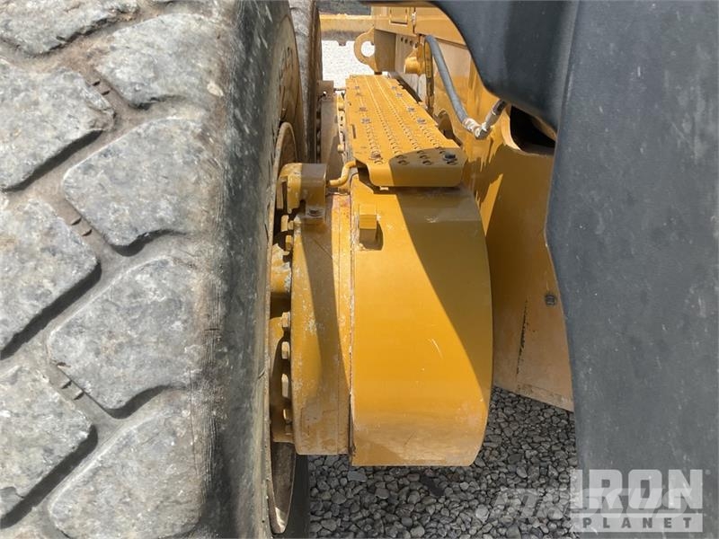 CAT 140M3 Motor Grader Väghyvlar