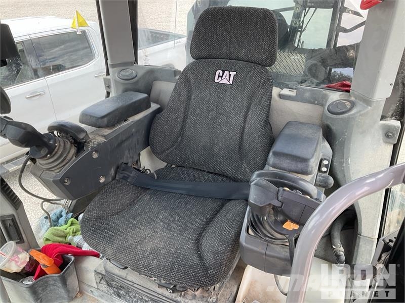 CAT 140M3 Motor Grader Väghyvlar