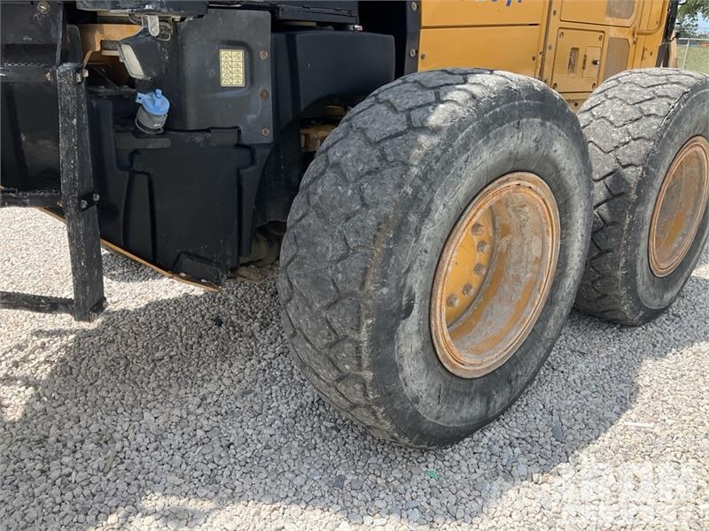 CAT 140M3 Motor Grader Väghyvlar
