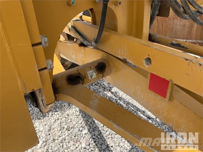 CAT 140M3 Motor Grader Väghyvlar