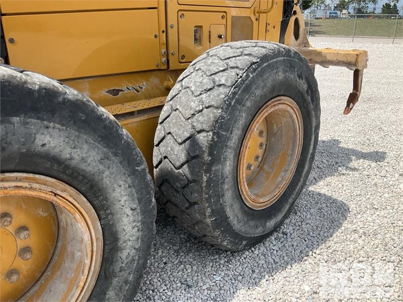 CAT 140M3 Motor Grader Väghyvlar