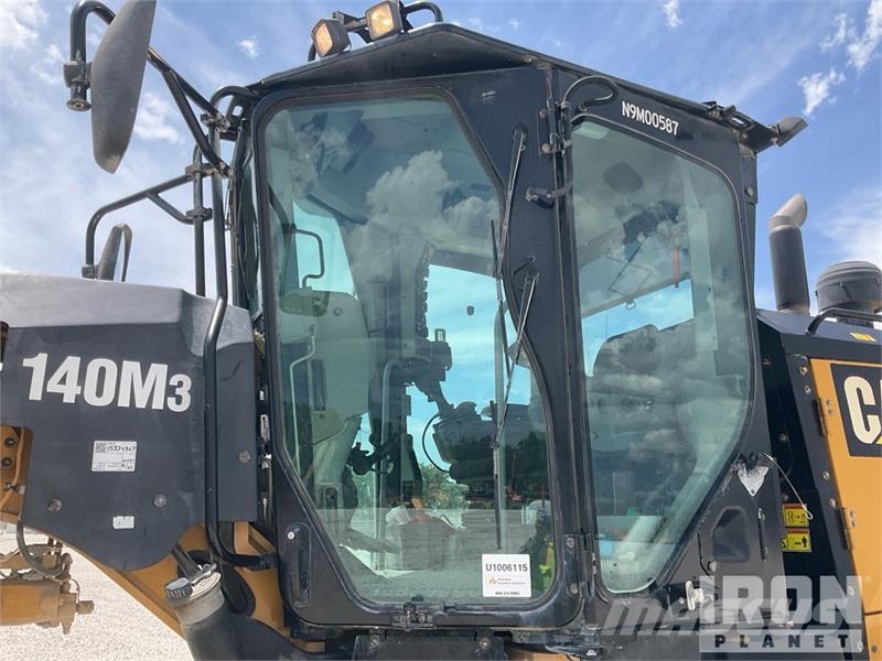 CAT 140M3 Motor Grader Väghyvlar