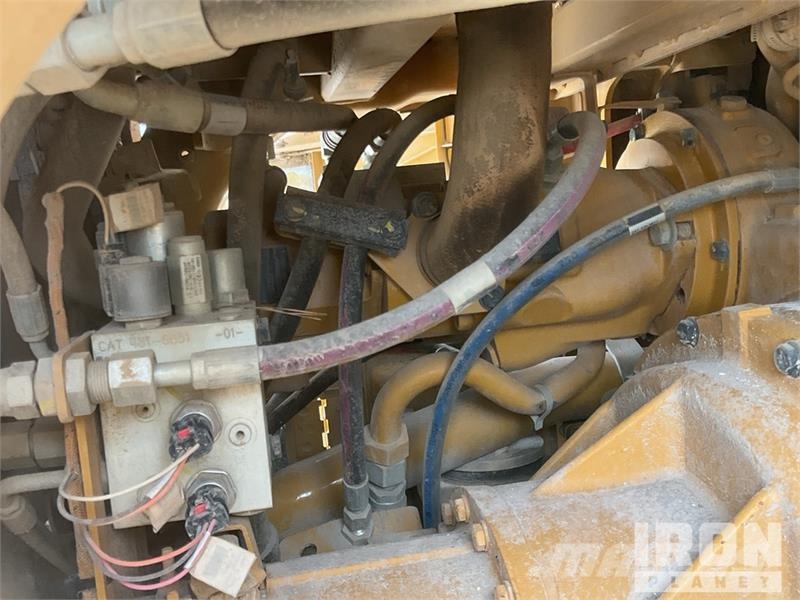 CAT 140M3 Motor Grader Väghyvlar