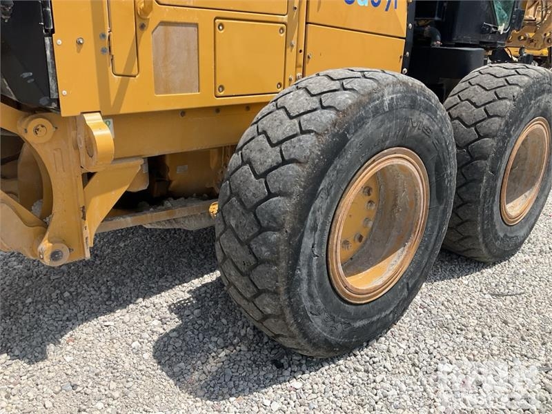 CAT 140M3 Motor Grader Väghyvlar
