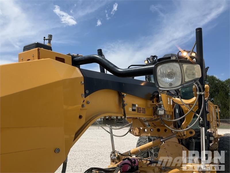 CAT 140M3 Motor Grader Väghyvlar