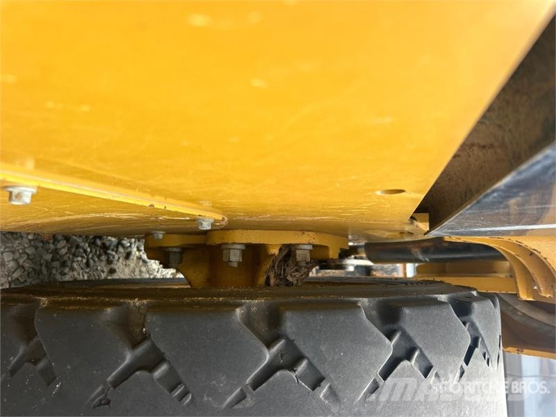 CAT 226D3 Two-Speed Skid Steer Loader Skid steer mini nakladalci