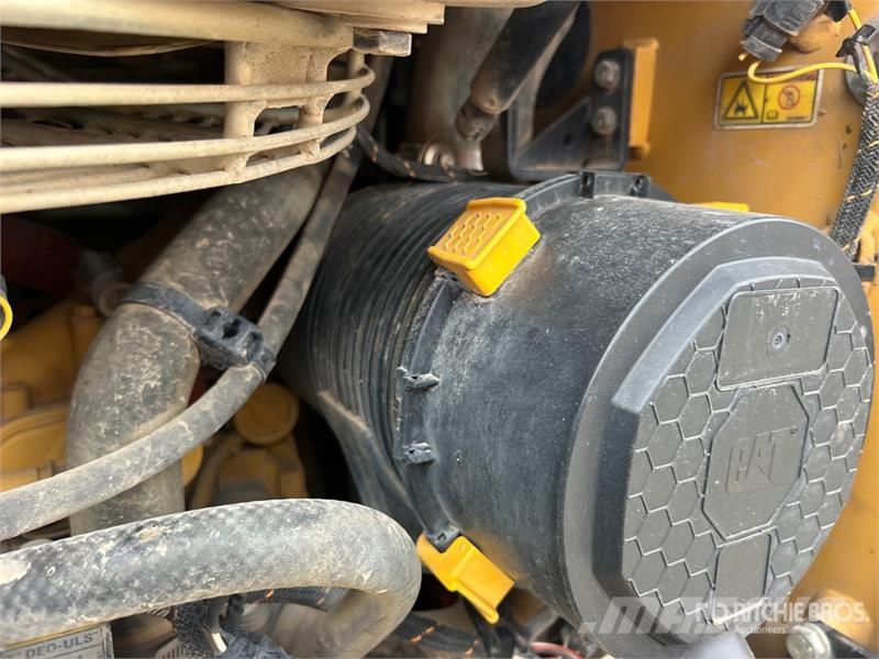 CAT 226D3 Two-Speed Skid Steer Loader Skid steer mini nakladalci