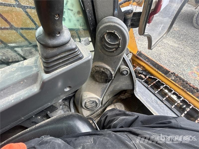 CAT 226D3 Two-Speed Skid Steer Loader Skid steer mini nakladalci